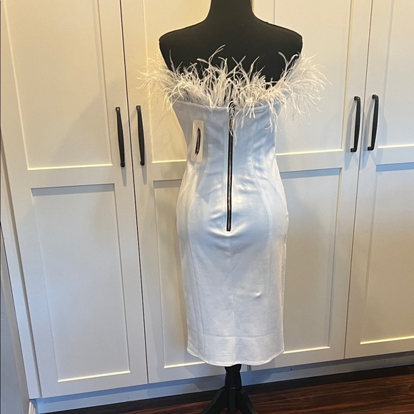 Impressions Strapless White Feather Strapless NWT Size M - Picture 6 of 7